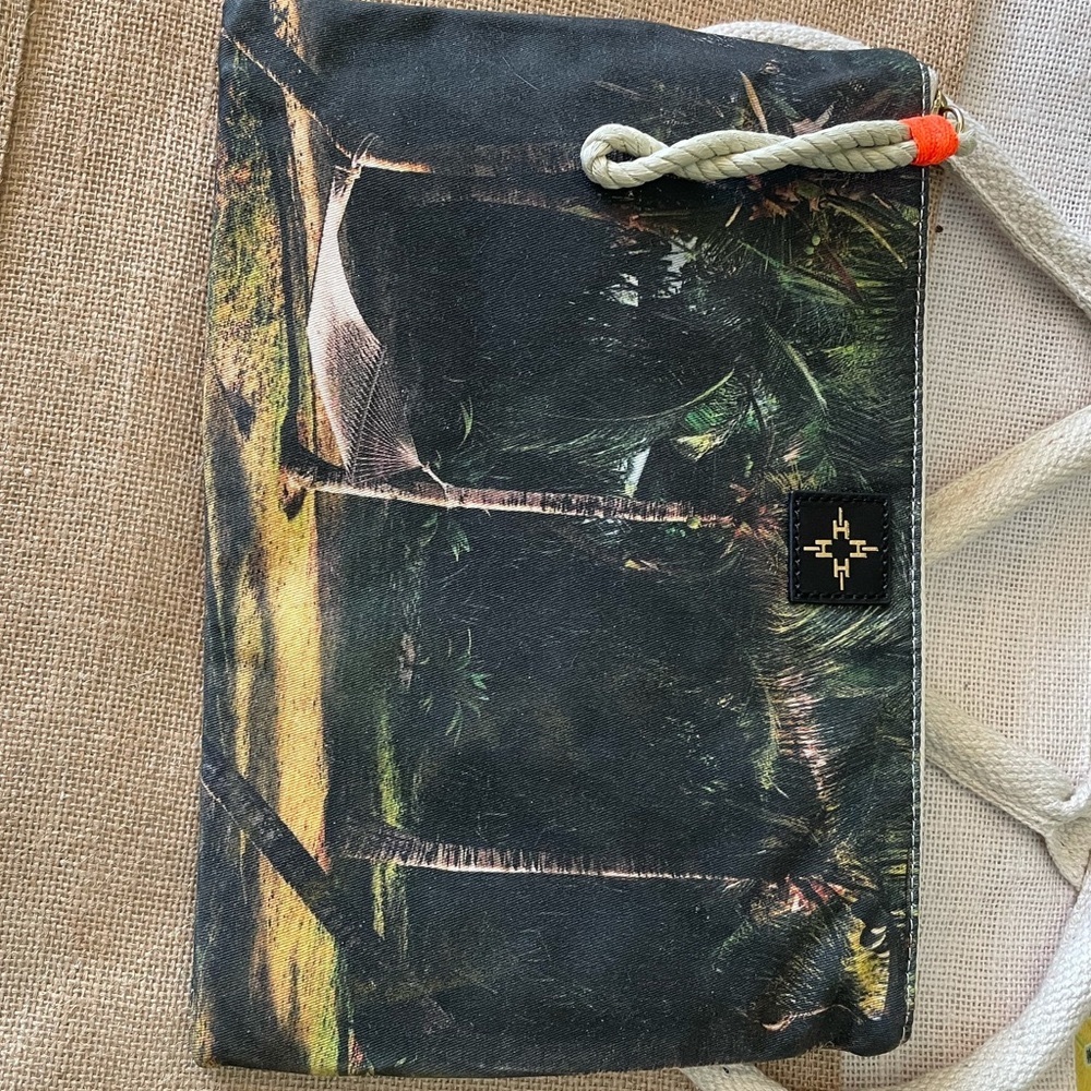 India Hicks Insta Pouch Clutch Palm Purse New